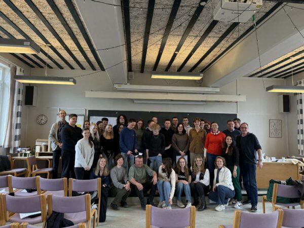 077c99f9 e041 4326 8079 696127441d9e